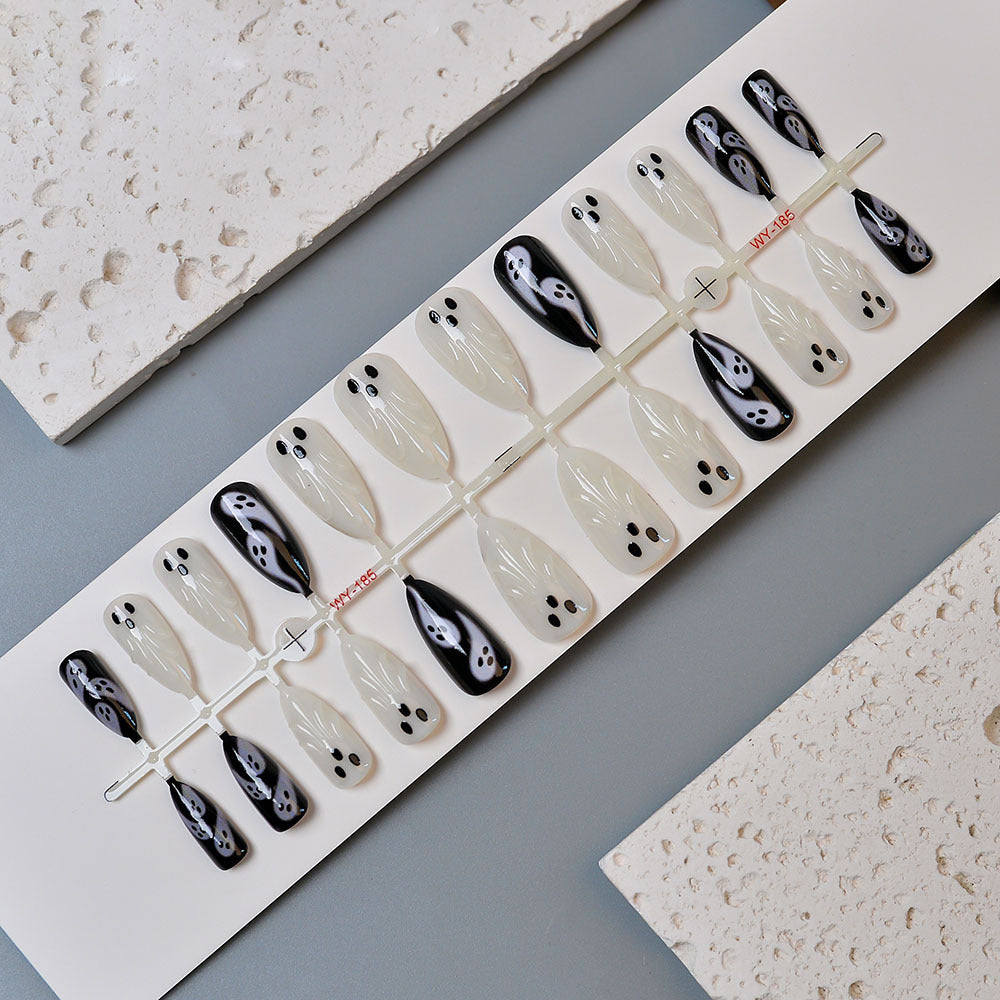 Geister-Themen Press-On Nagelkunst Set Karnz
