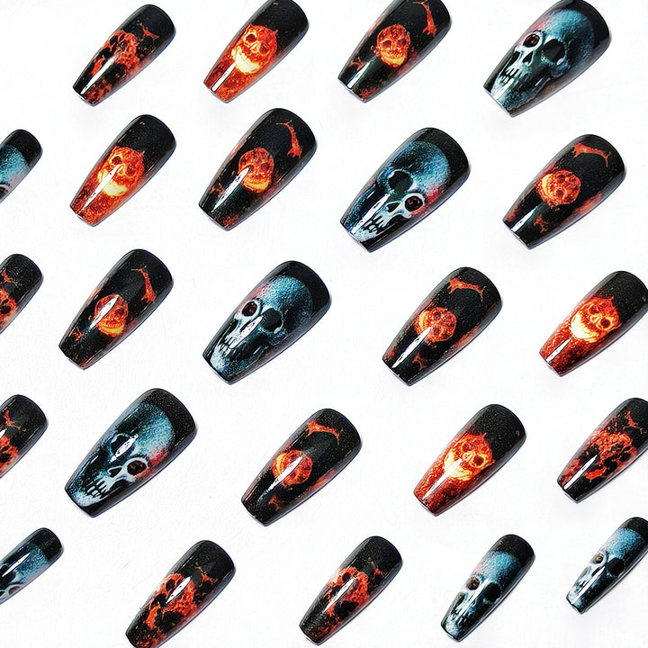 Kreative Kunstnägel mit Totenkopf-Design Karnz