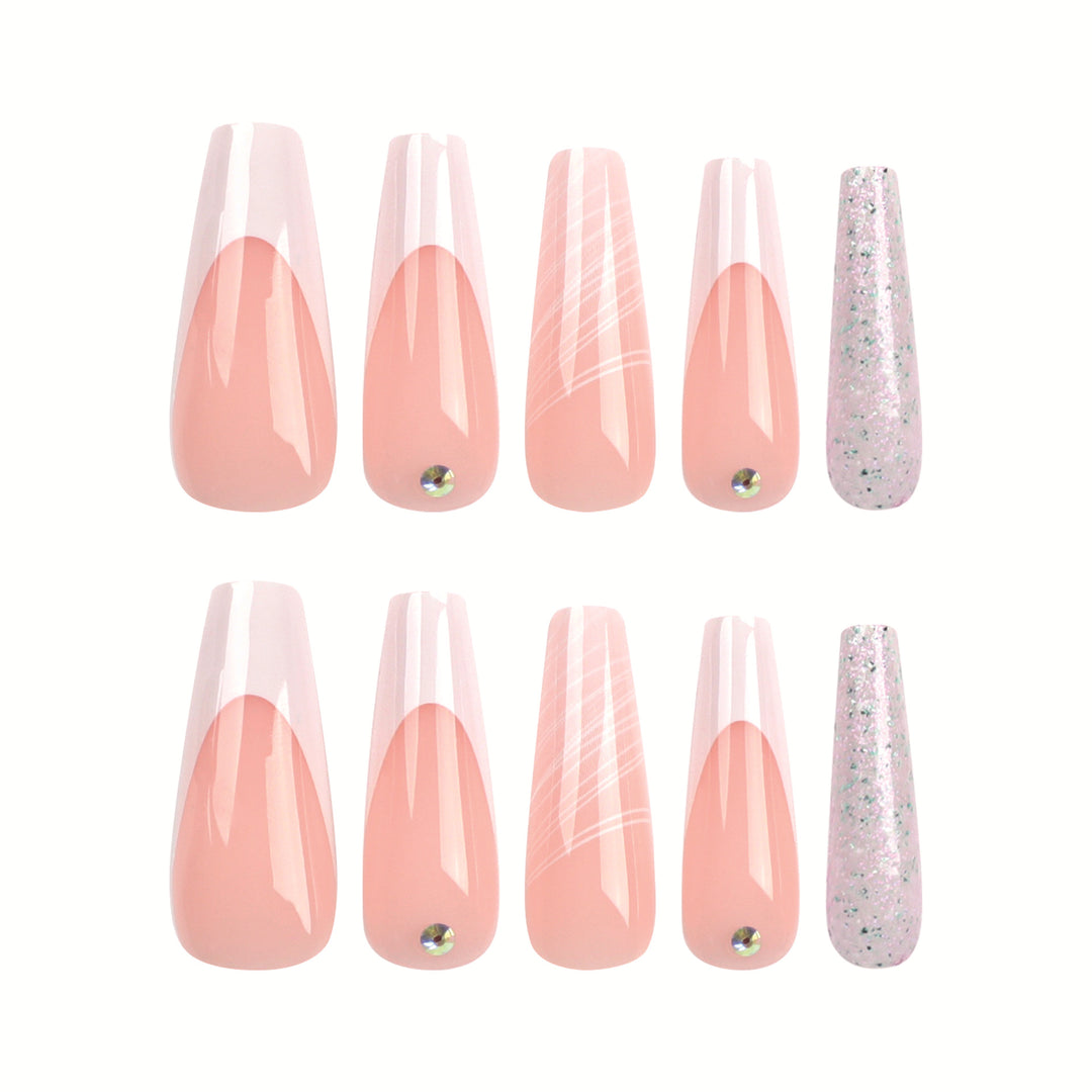 Künstliche Nagelverlängerungen mit elegantem Glitzer-Design Karnz