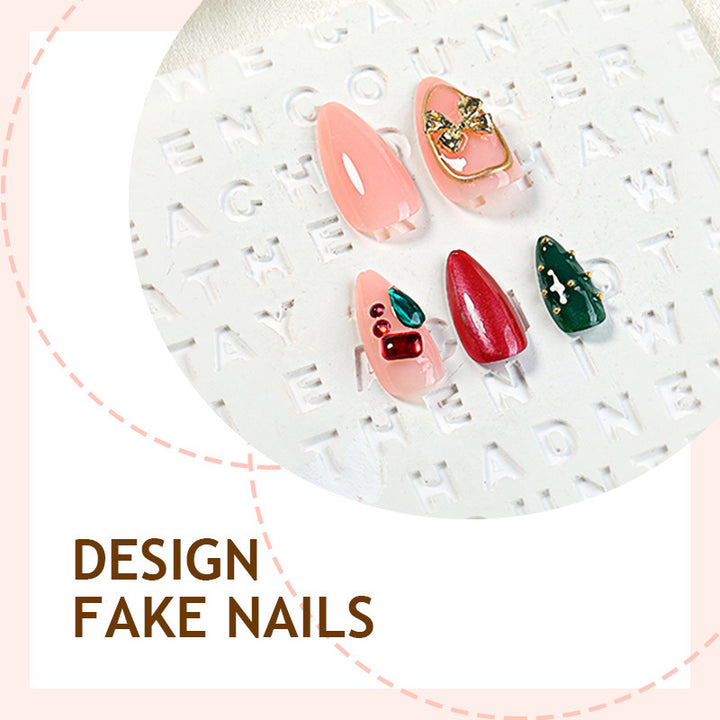 Kunstnagelset mit festlichen Schmuckdetails Karnz
