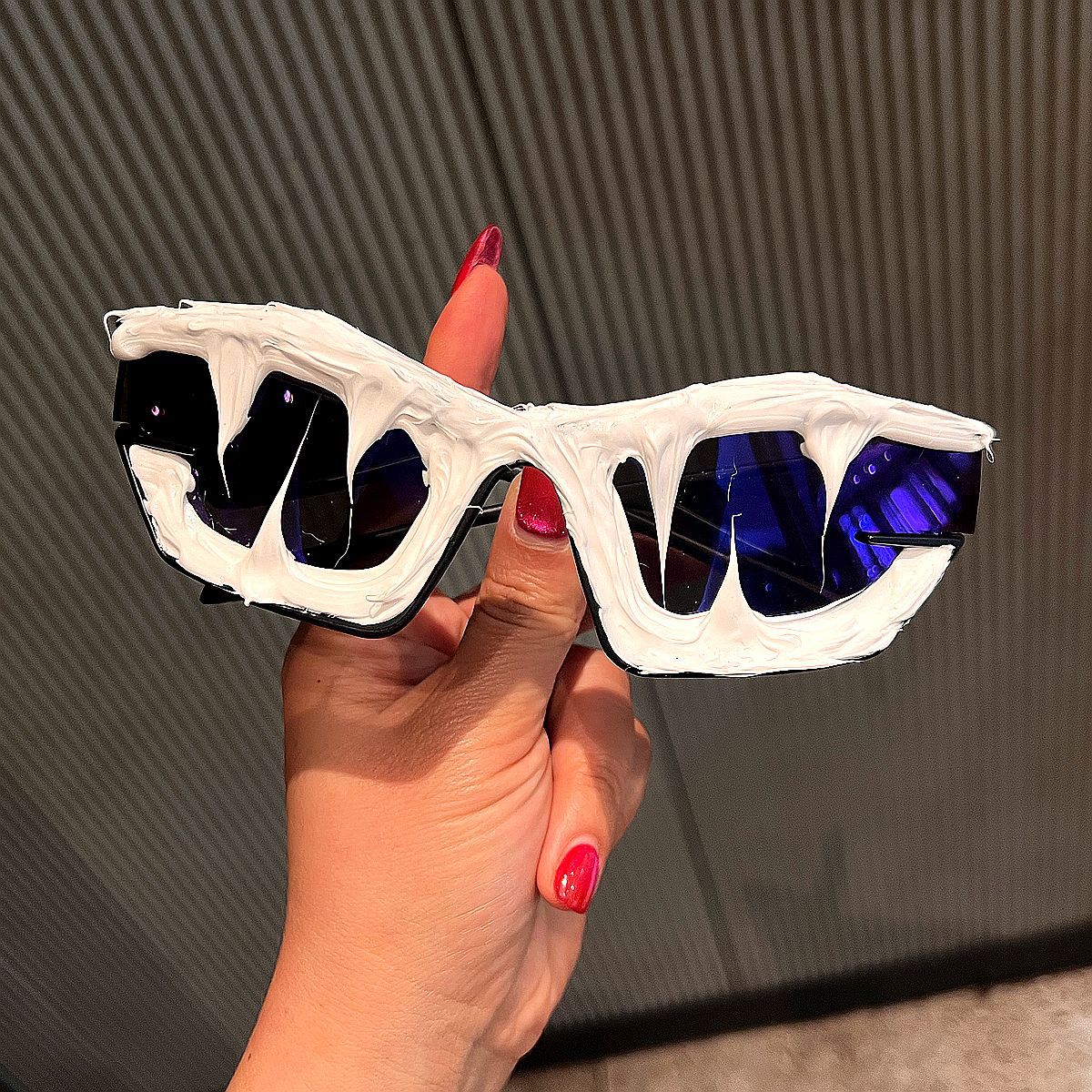 Damen Futuristische Sportsonnenbrille mit außergewöhnlichem Einhorn-Design Karnz