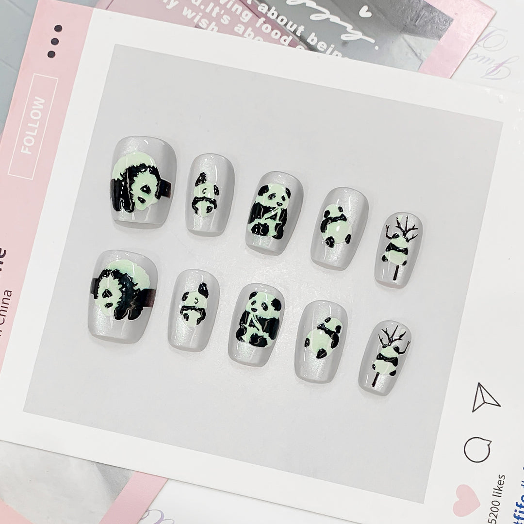 Künstliche Nagelspitzen mit Pandadesign Karnz