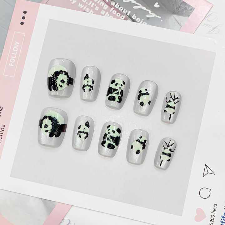 Künstliche Nagelspitzen mit Pandadesign Karnz