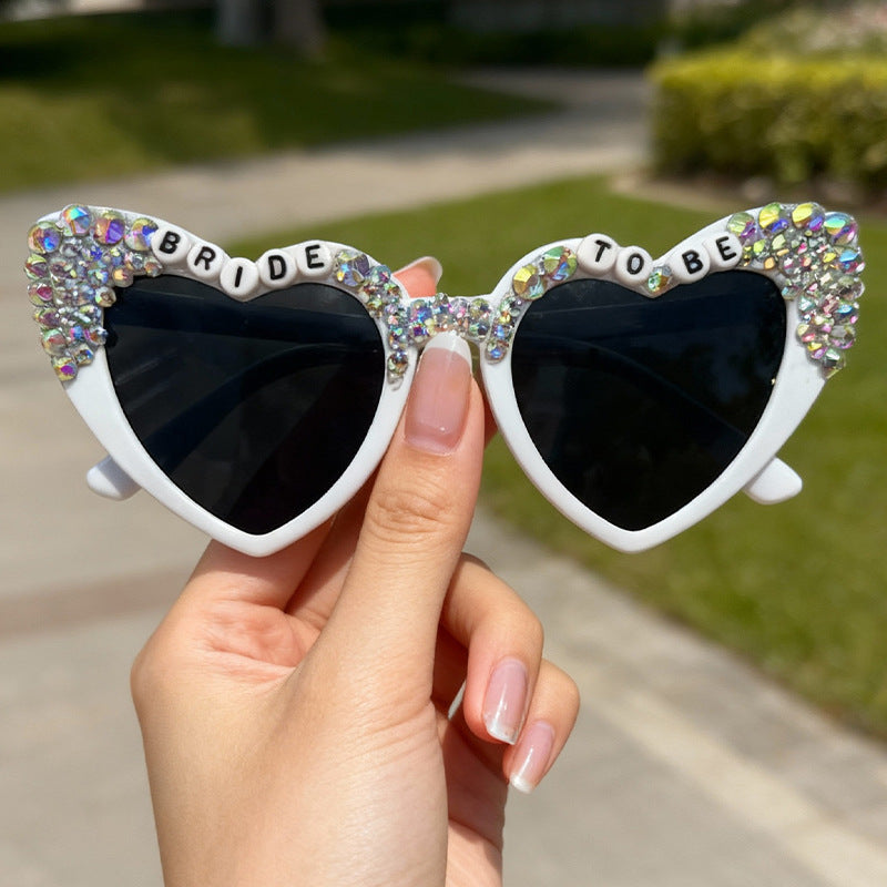 Glamouröse herzförmige Brautsonnenbrille Karnz