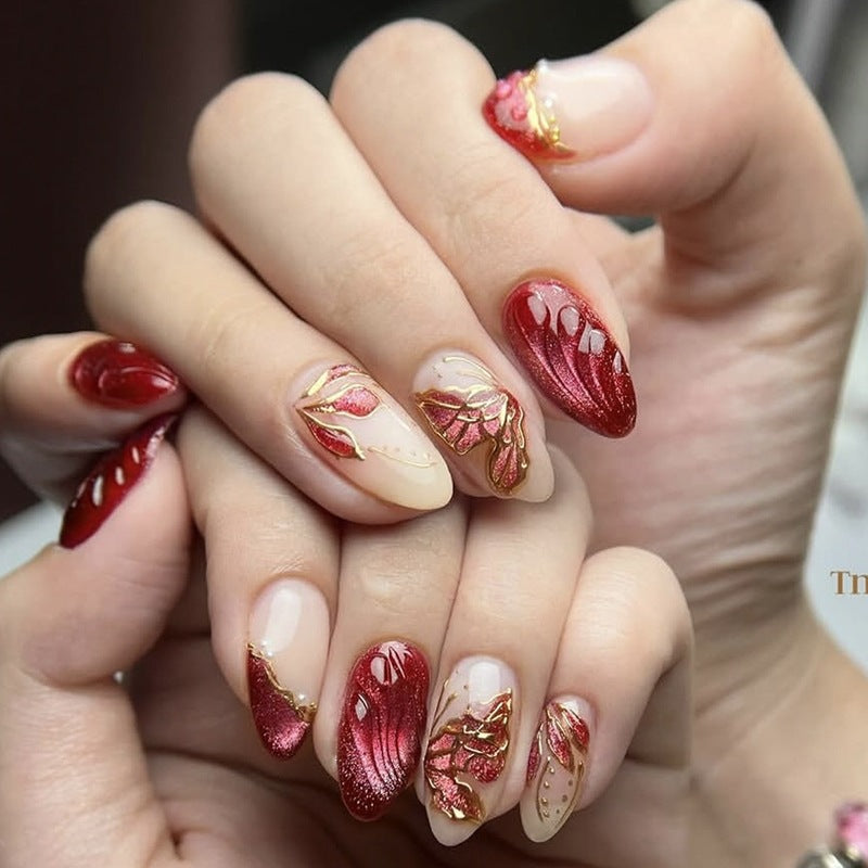 Kunstnagelset mit glamourösem 3D-Design und luxuriösen Verzierungen Karnz