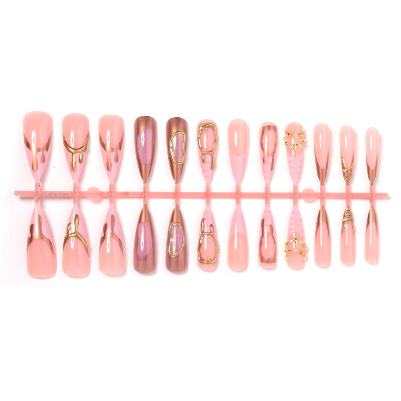 Kunstnagelset mit glamourösen Goldakzenten und eleganten Designs Karnz