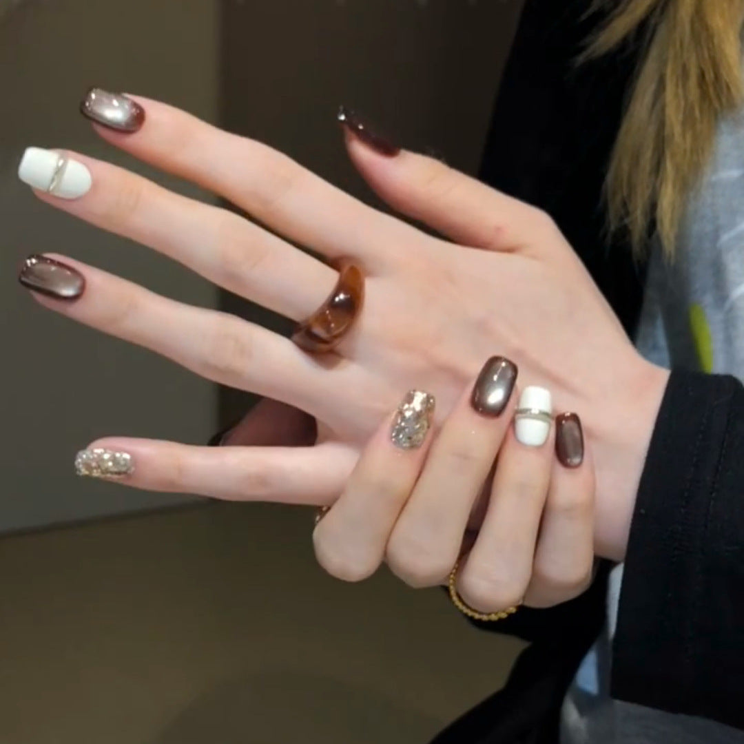 Kunstnägel mit Elegantem Glitzermuster Karnz
