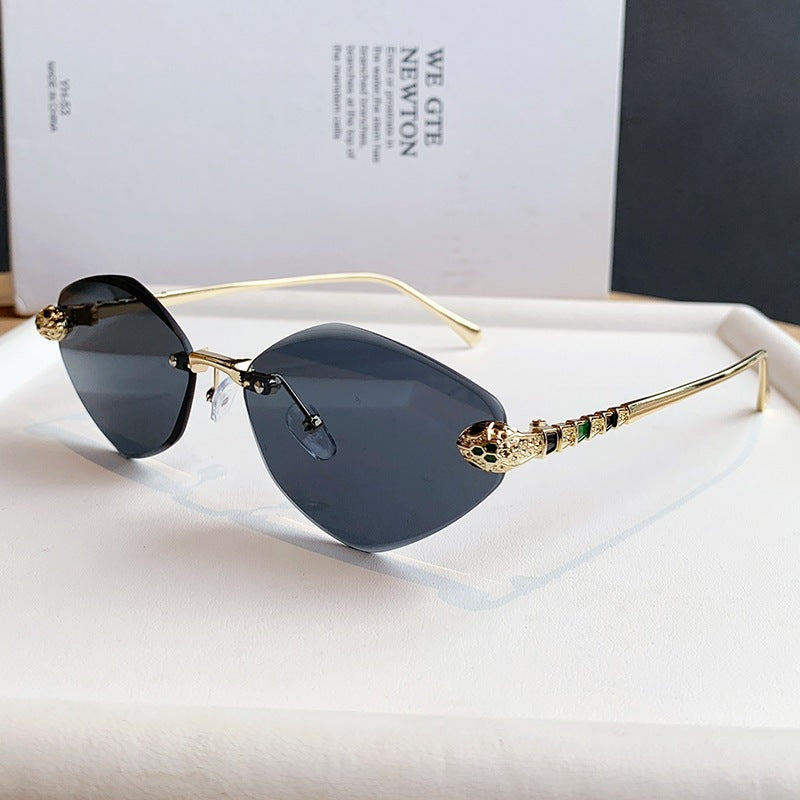 Damen Cat-Eye Sonnenbrille mit luxuriösem Schmuckrahmen Karnz