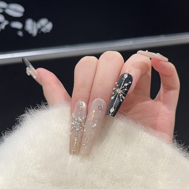 Elegantes von Schmetterlingen inspiriertes Press-On-Nagelkunstset Karnz