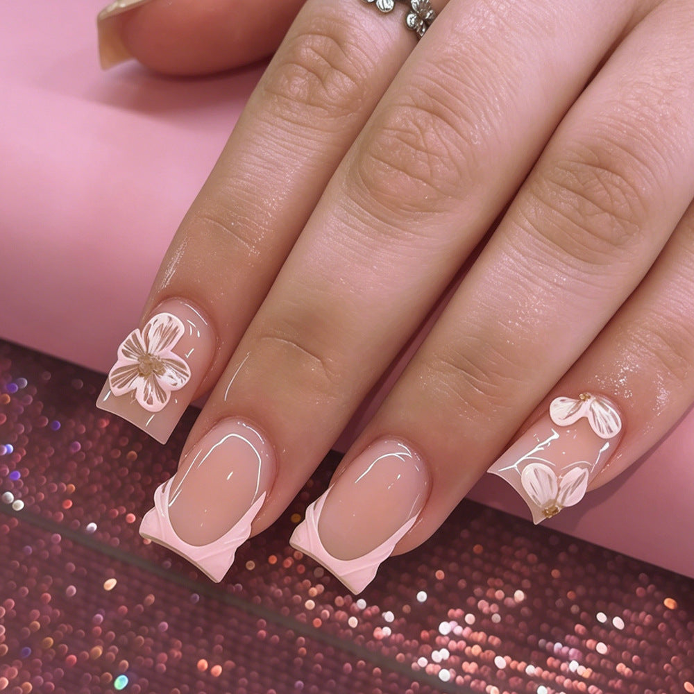Elegante Blumennagelverlängerungen Karnz