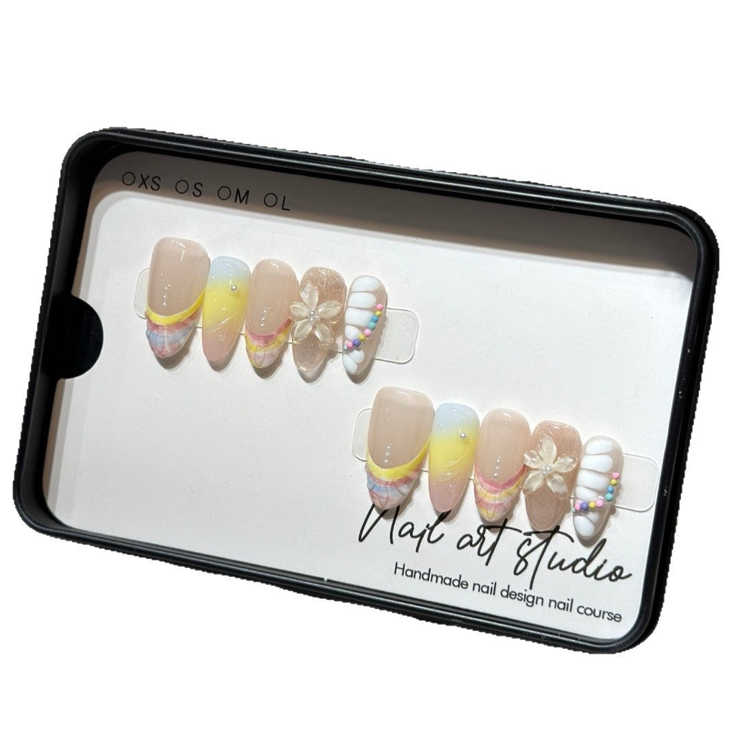 Künstliche Nail Art