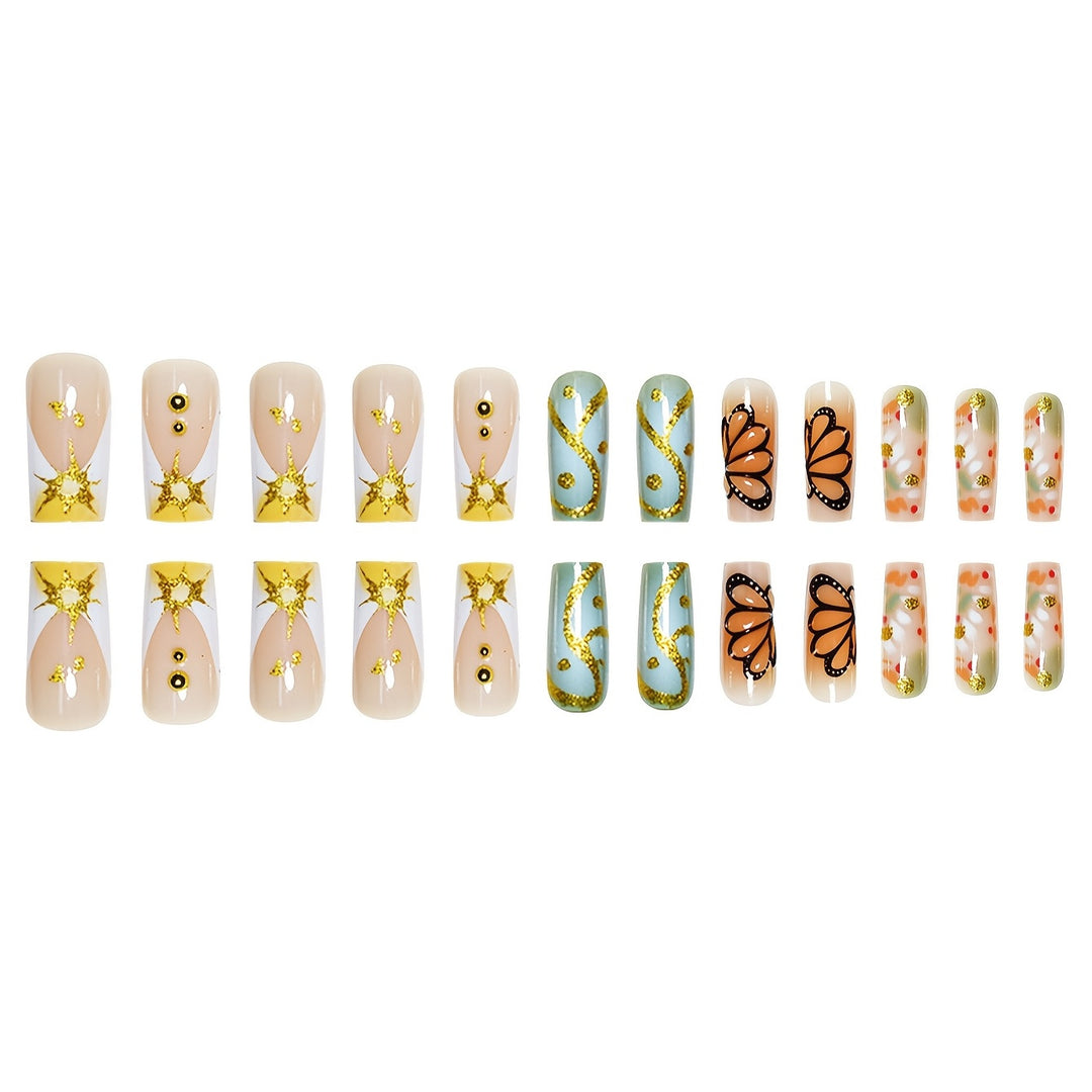 Kreatives Schmetterlingsdesign Nagelkunst Karnz