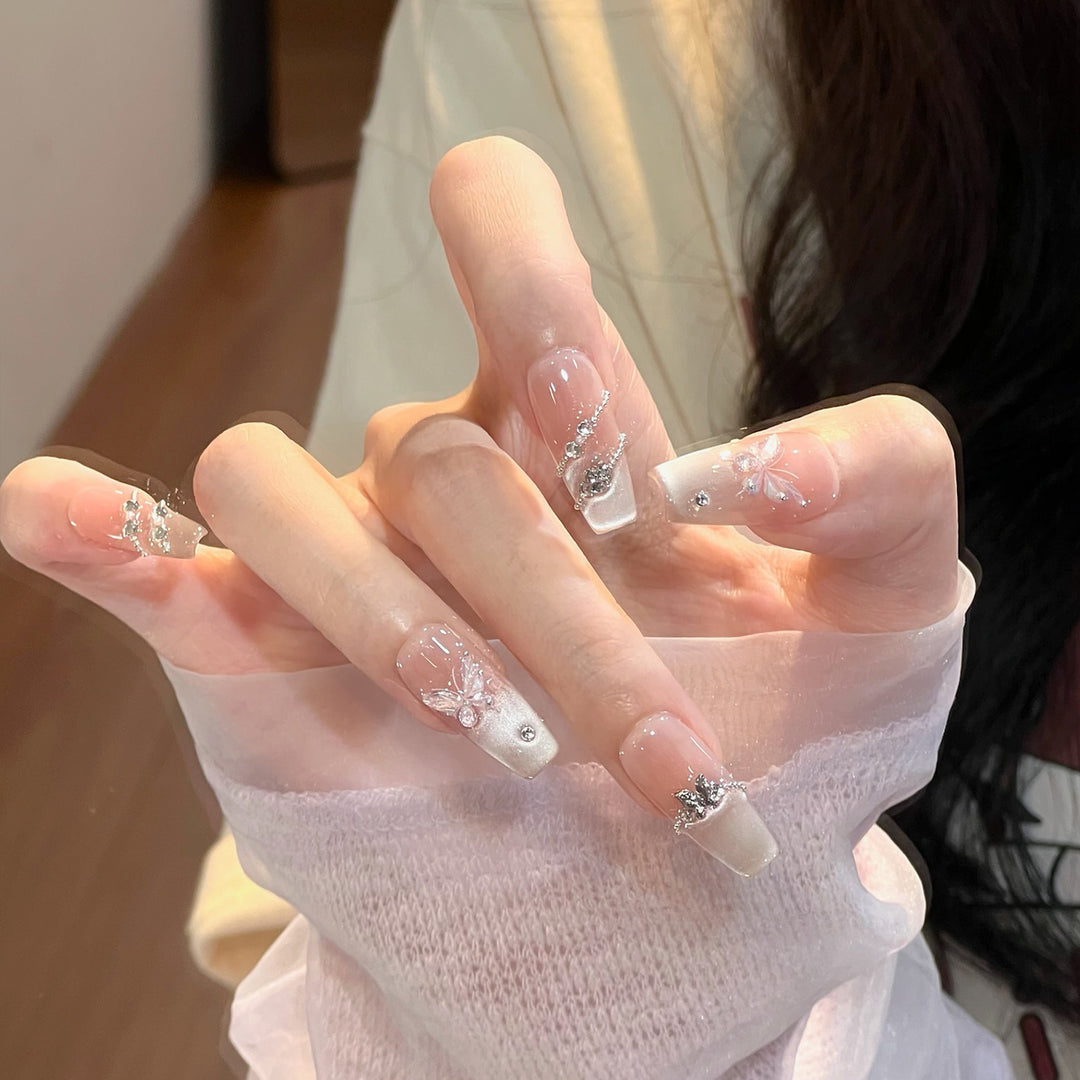 Elegante dekorative Press-On Nail Set Karnz