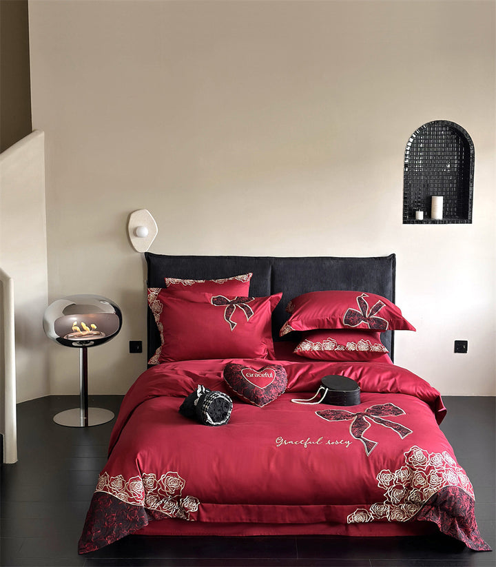 Luxuriöses Satin-Bettwäsche-Set mit gesticktem Rosen- und Schleifenmotiv