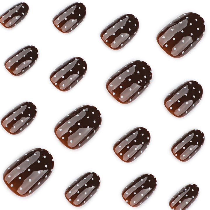 Elegante und moderne Nagelkunst mit Polka-Dots Karnz
