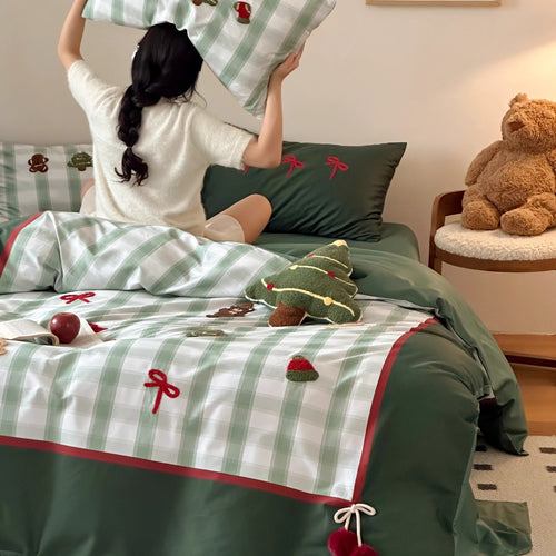 Festliches Bettwäscheset mit gestickten Weihnachtsapplikationen