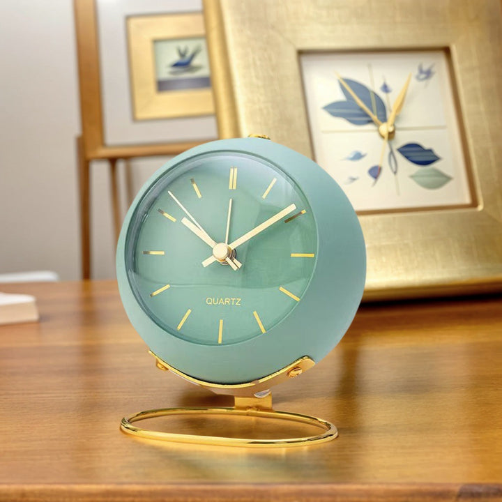 Tischuhr Im Eleganten Retro-Design Karnz