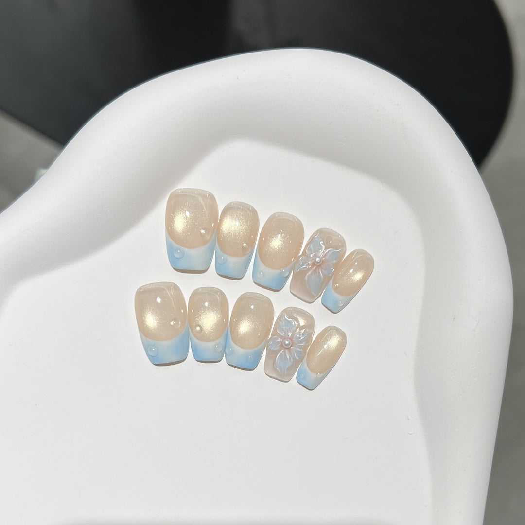 Dekoratives Press-On Nail Art Set mit Floraldesign Karnz