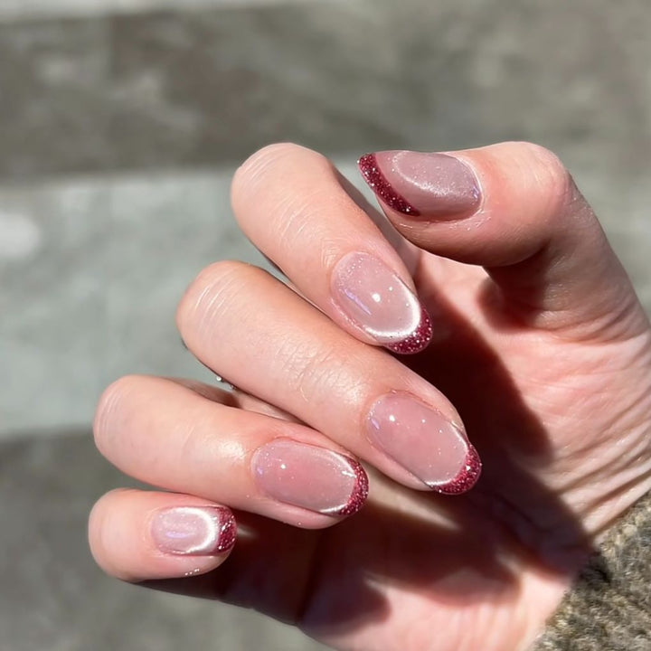 Glitzernde French Tip Nagelverlängerungen