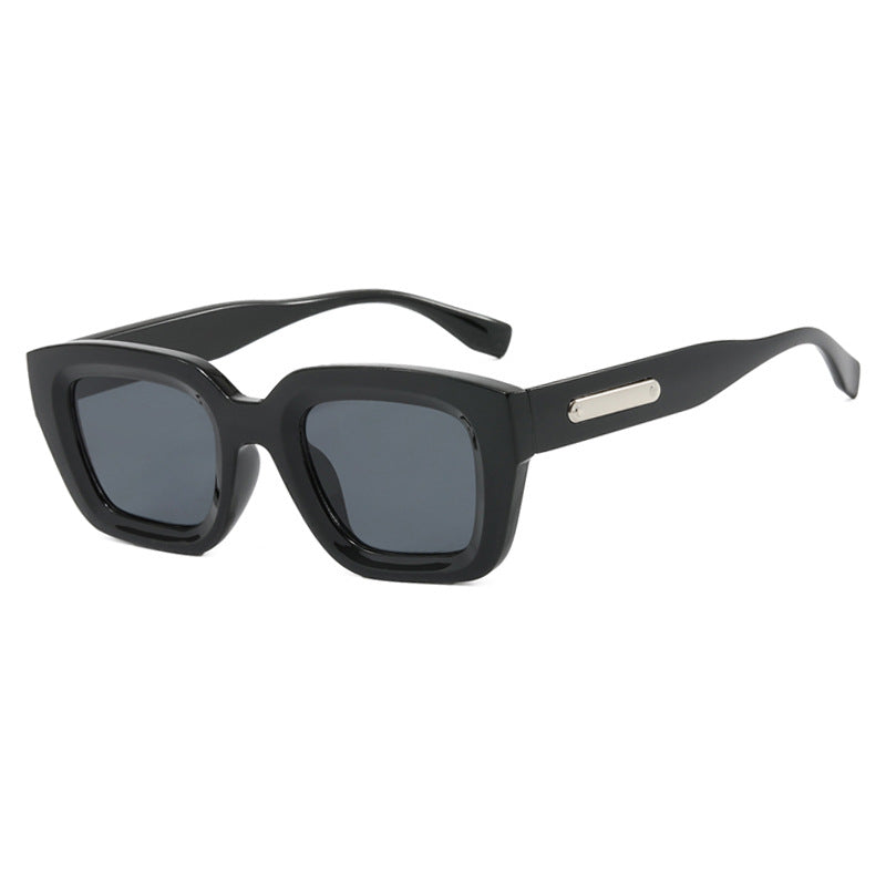 Damen quadratische Sonnenbrille mit transparentem Rahmen und braunen Gläsern Karnz