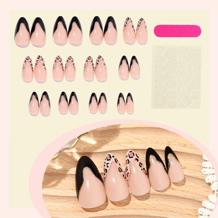 Stiletto Press-On-Nagelset mit kreativem Leoparden- und glänzenden schwarzen Akzenten Karnz