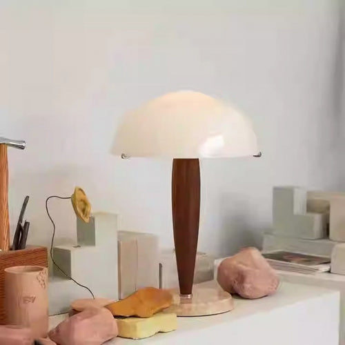 Moderne elegante Tischlampe