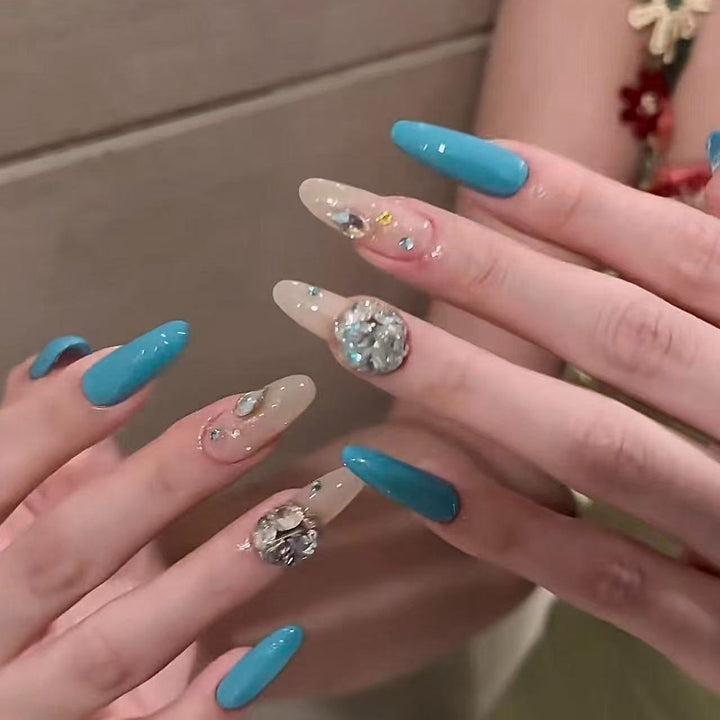 Luxuriöse Press-On Nagelkunst Verbesserungen Karnz