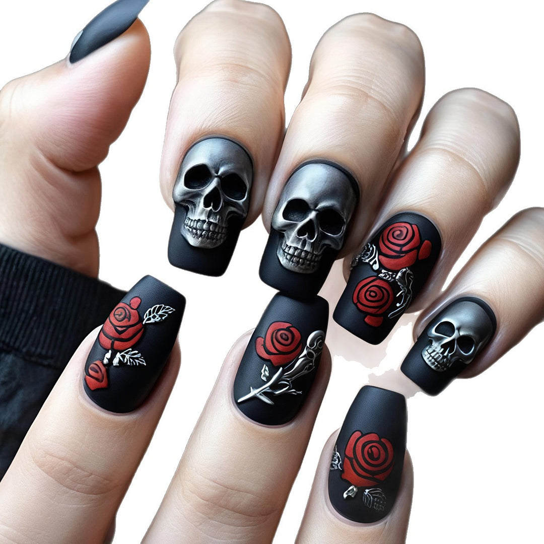 Kreative Kunstnägel mit Totenkopf- und Rosenmotiven Karnz