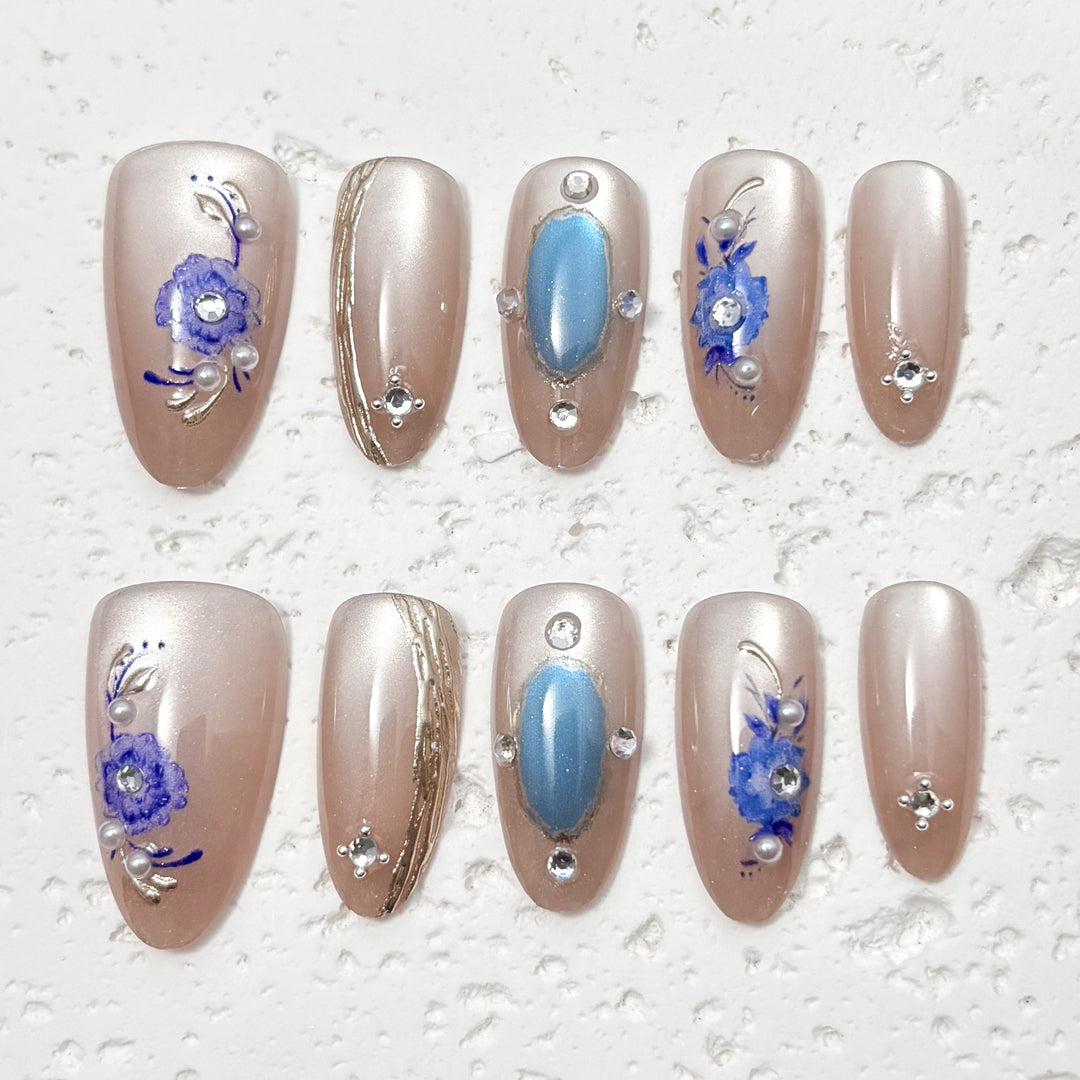 Elegante Blumen-Design Press-On Nail Kollektion