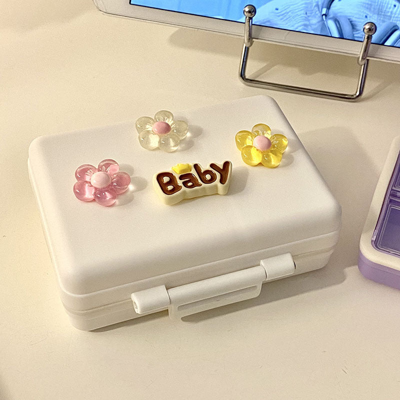 Praktische Aufbewahrungsbox mit Bunten Blumenapplikationen Karnz