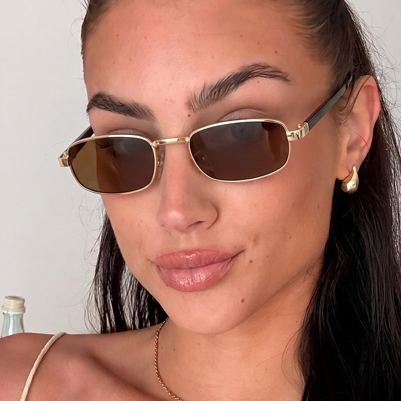Damen elegante rechteckige Sonnenbrille mit feinem Metallrahmen Karnz