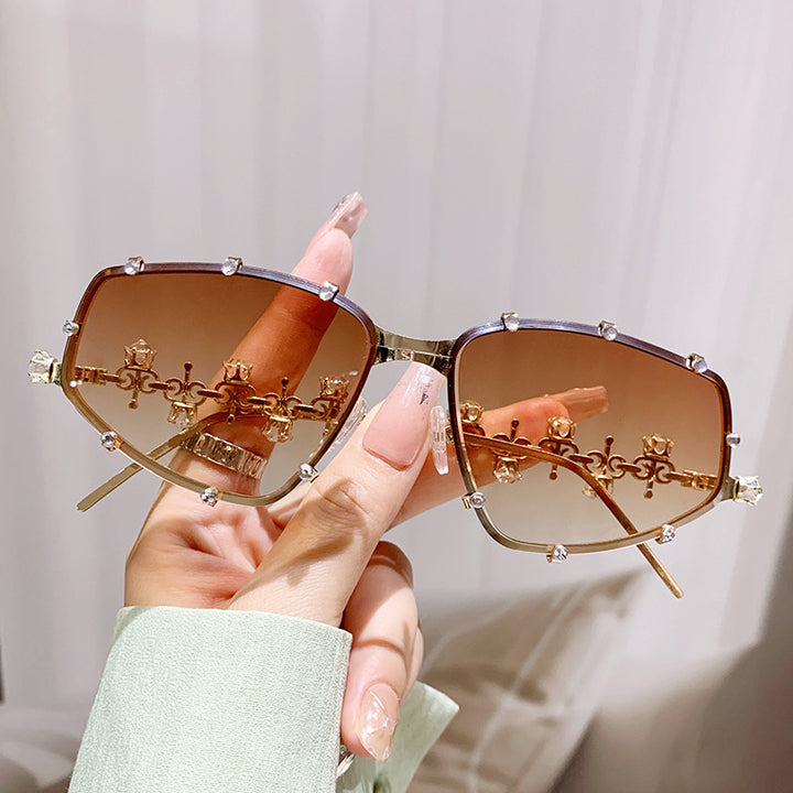 Damen Designer-Brille mit glamourösem Akzent und funkelnden Glitzersteinen Karnz