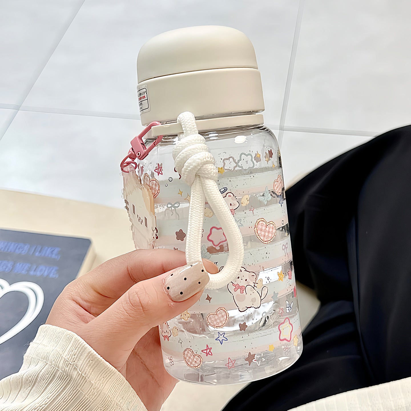 Damen vielseitige Trinkflasche mit integriertem Schlüsselanhänger Karnz