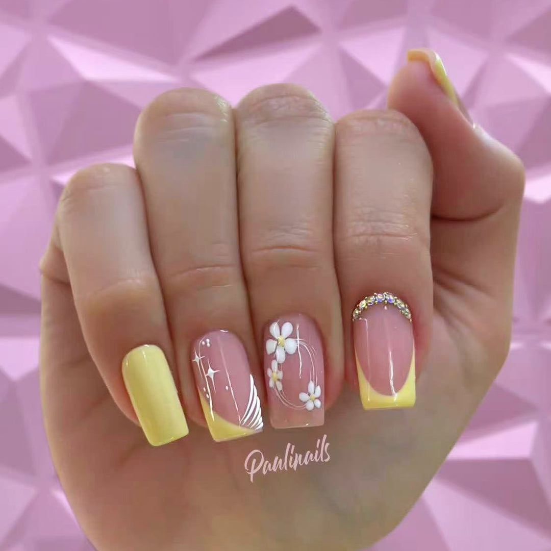 Kunstnagel-Set mit Blumenmuster und Glitzer Karnz