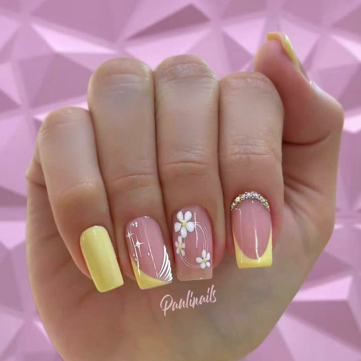 Kunstnagel-Set mit Blumenmuster und Glitzer Karnz