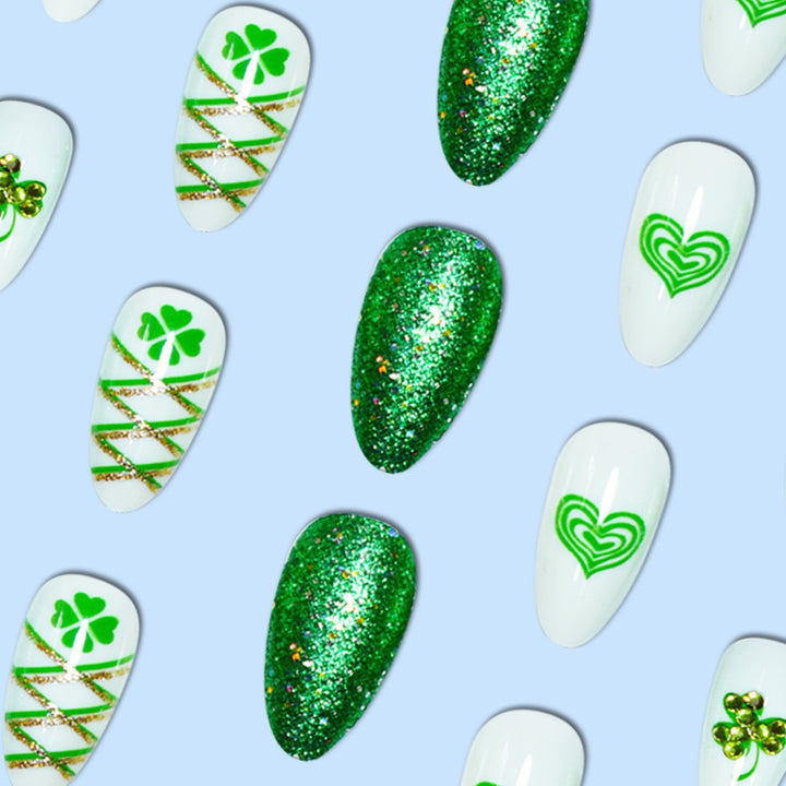Glamouröse Stiletto Press-On Nagelkunst mit Glitter und Kleeblatt-Design Karnz