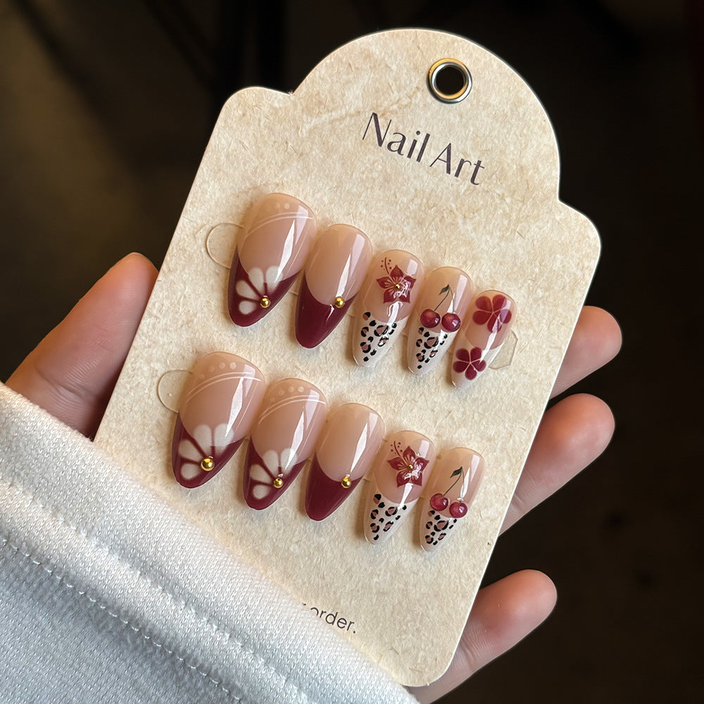 Elegante dekorative Press-On-Nagelkollektion Karnz