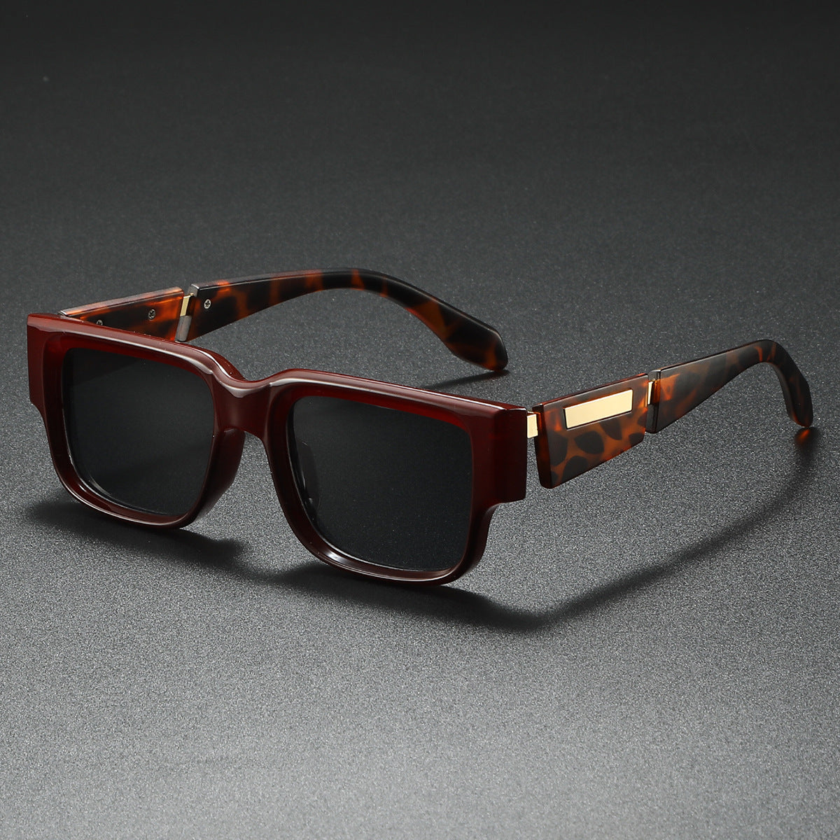 Damen Modische Oversized-Sonnenbrille mit elegantem Kunststoffrahmen Karnz