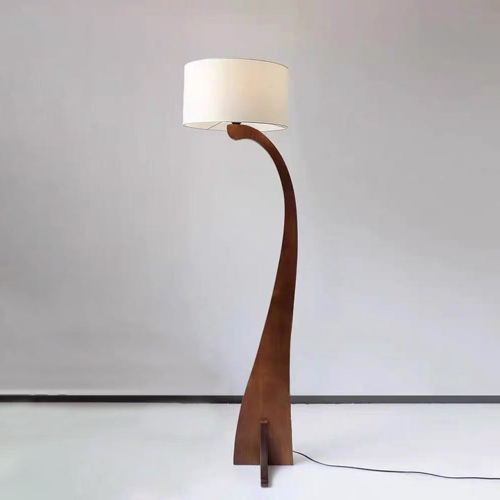 Elegante gebogene Stehlampe