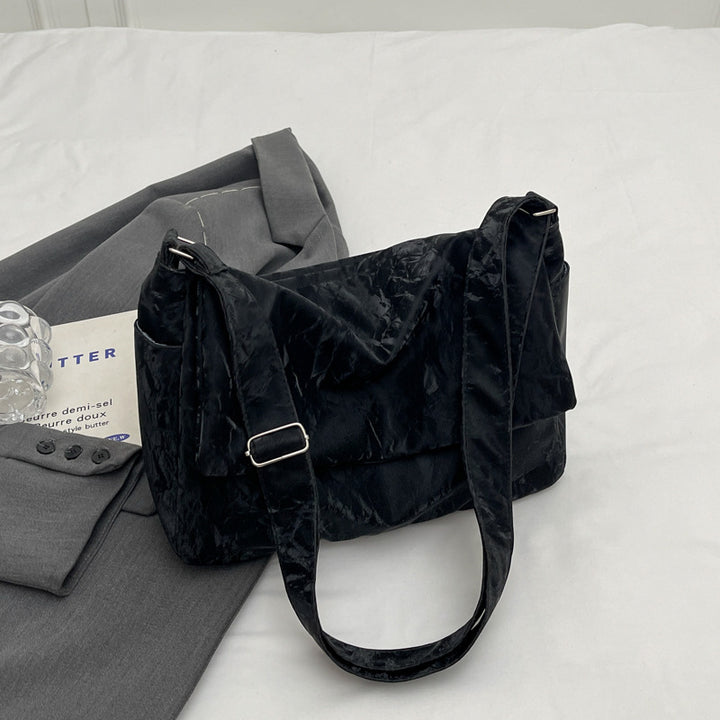 Texturierte schlabberige Schultertasche