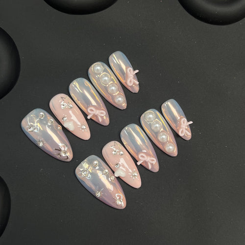 Dekoratives Press-On Nail Art Set mit Perlenakzenten