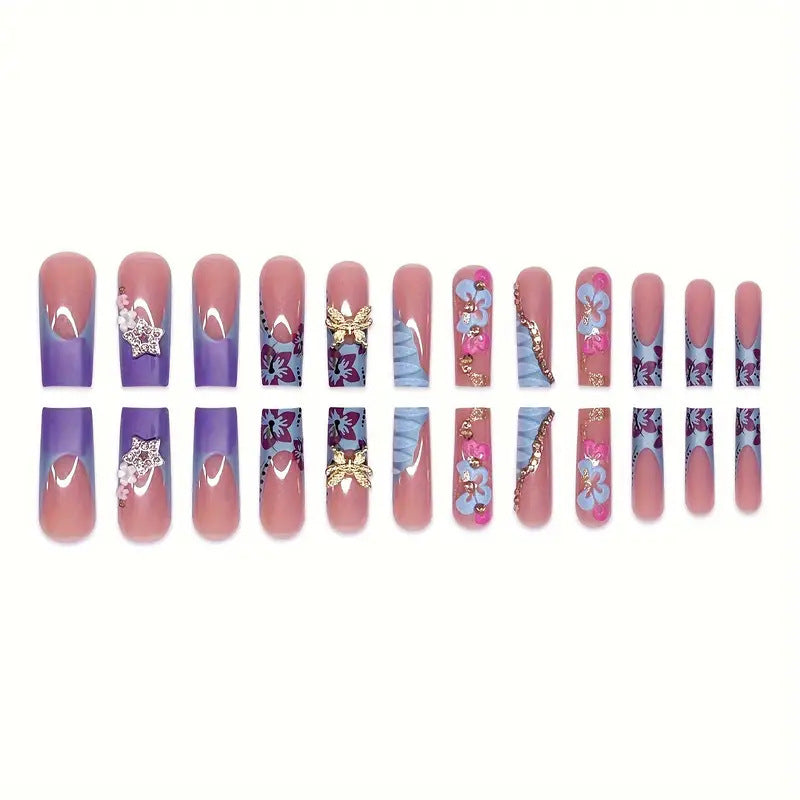 Künstlerisches, floral-verziertes Press-On-Nagelset Karnz