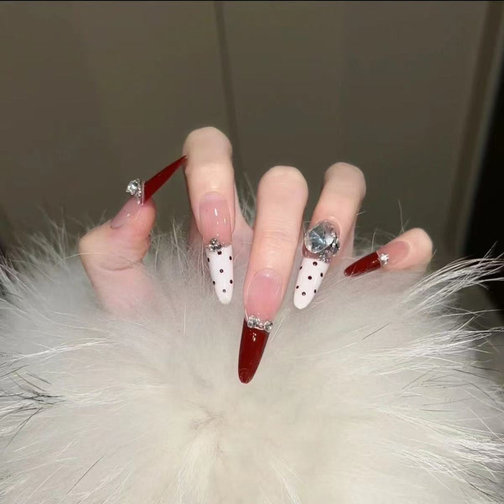 Dekorative Nagelkunst