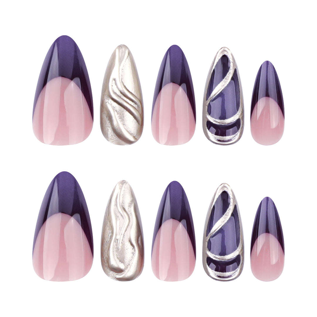 Kunstvolle Stiletto-Nägel mit eleganten Gold- und Ombre-Design Karnz