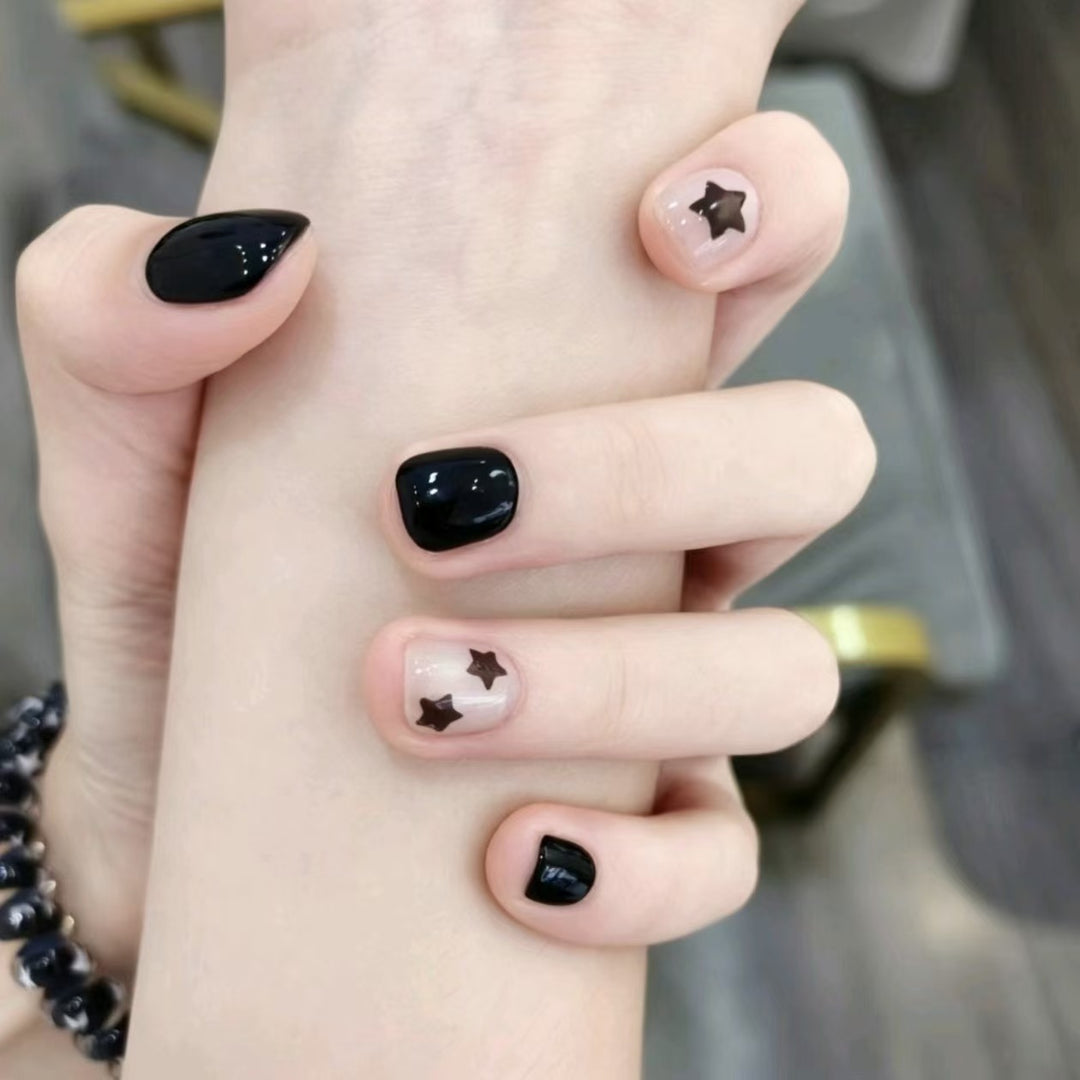Trendige Grafik Nagelkunst Set Karnz