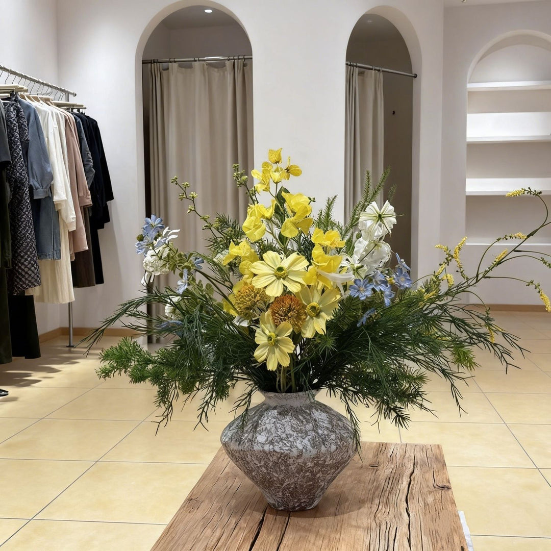 Dekorative Kunstblumenarrangement