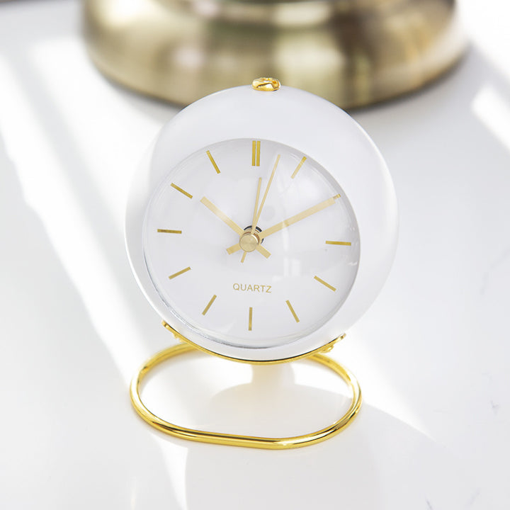 Elegante Tischuhr Im Skandinavischen Design Karnz