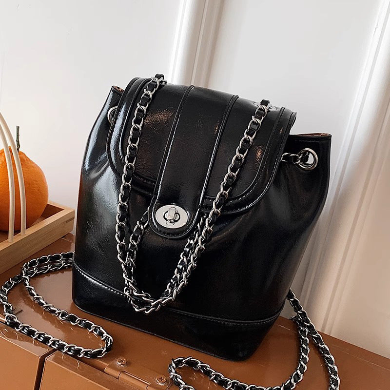 Chic Ketten-akzentierte Bucket-Handtasche Karnz
