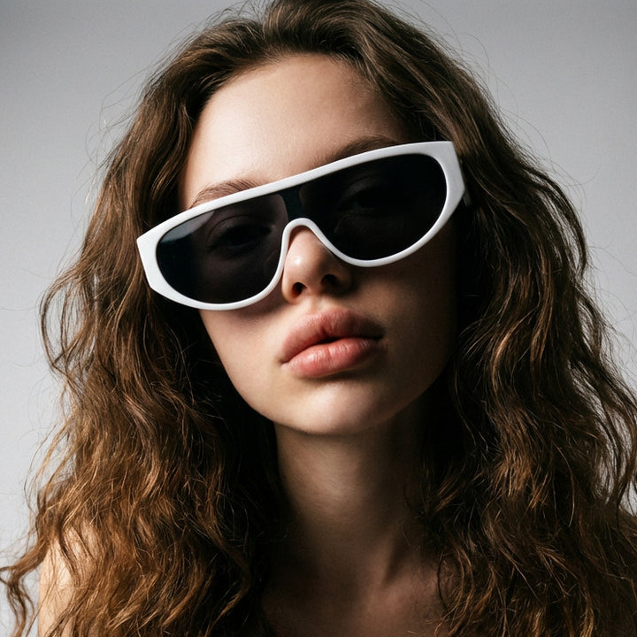 Damen sportliche Sonnenbrille mit maßgeschneidertem Rahmen Karnz