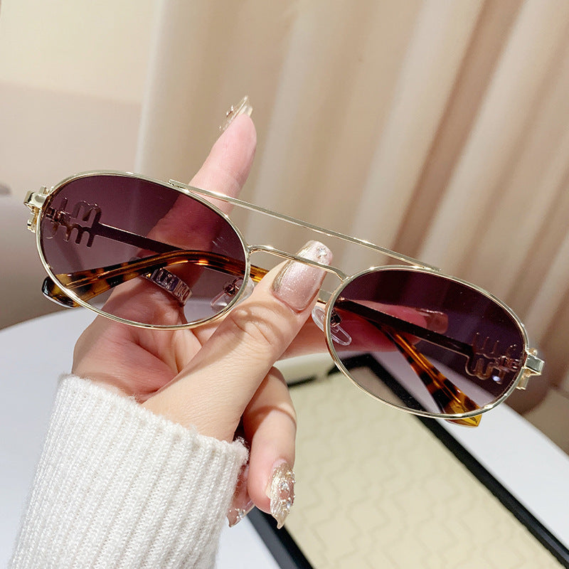 Damen modische Brille mit elegantem Metallrahmen und einzigartigem Design Karnz